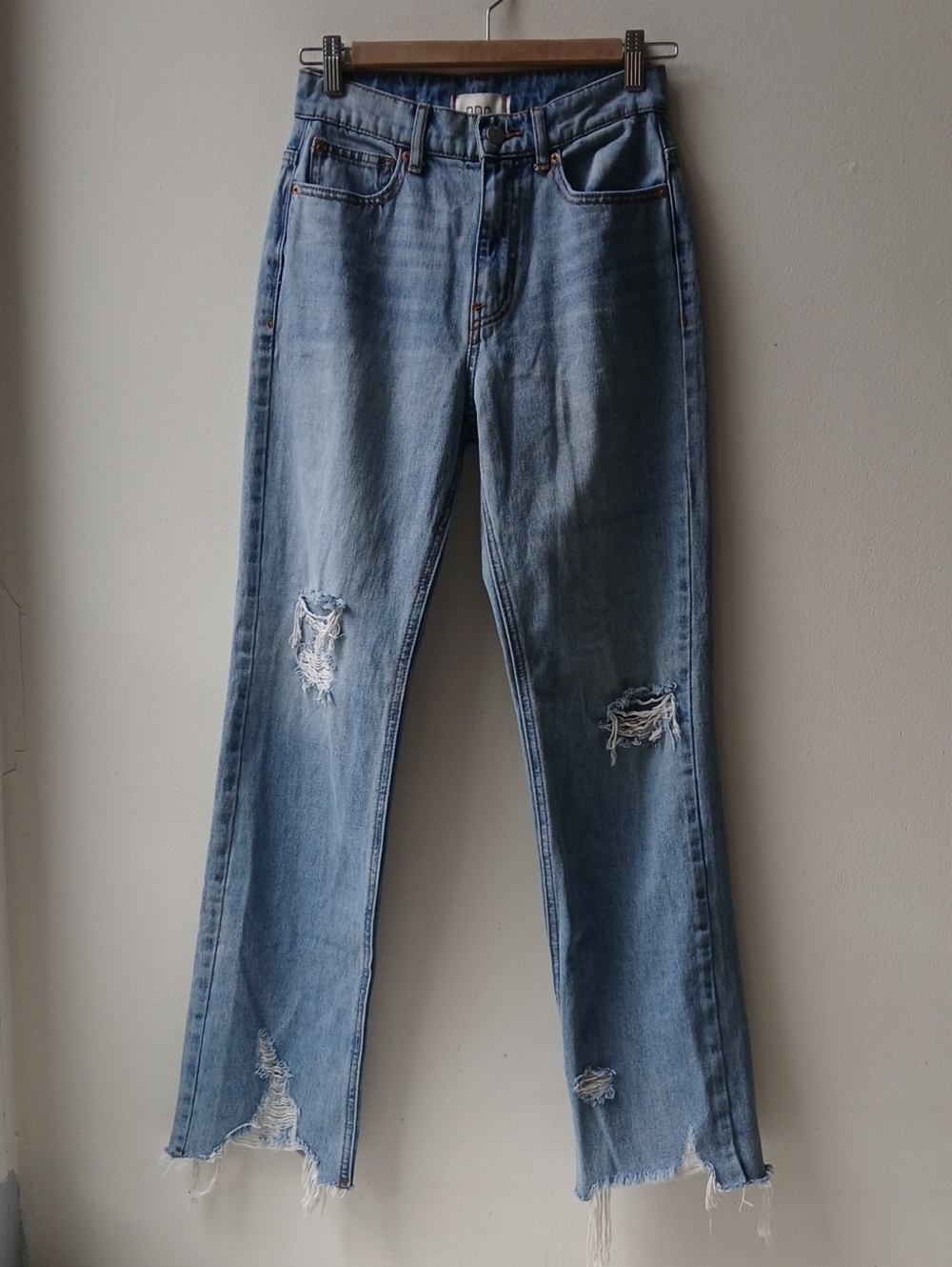 BDG Distressed Cowboy Jeans Light Wash 25